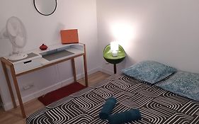 Paris Appartment 30 M2 Paris 2 Beds Subway Station 13 And 14 And 4